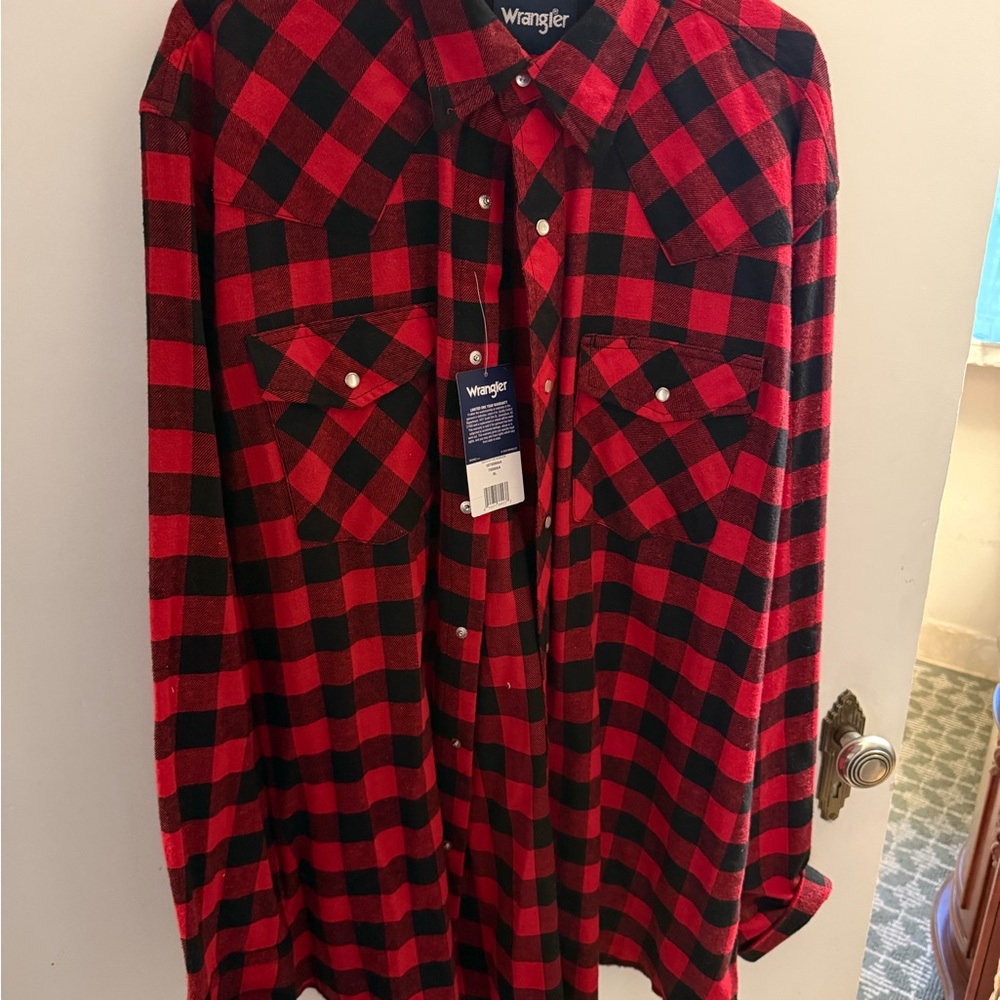Wrangler Men's Bold Red and Black Checkered Shirt